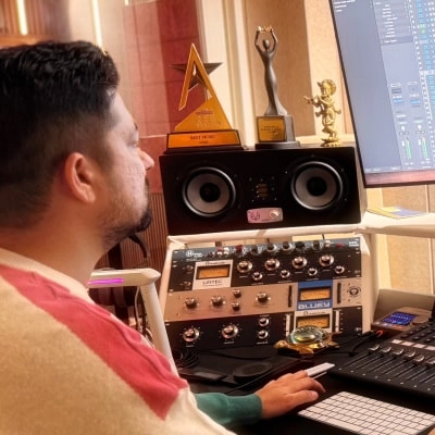 eve-audio-sc-307-3-yollu-aktif-referans-monitor-asimetrik-e-ticaret-gorsel4